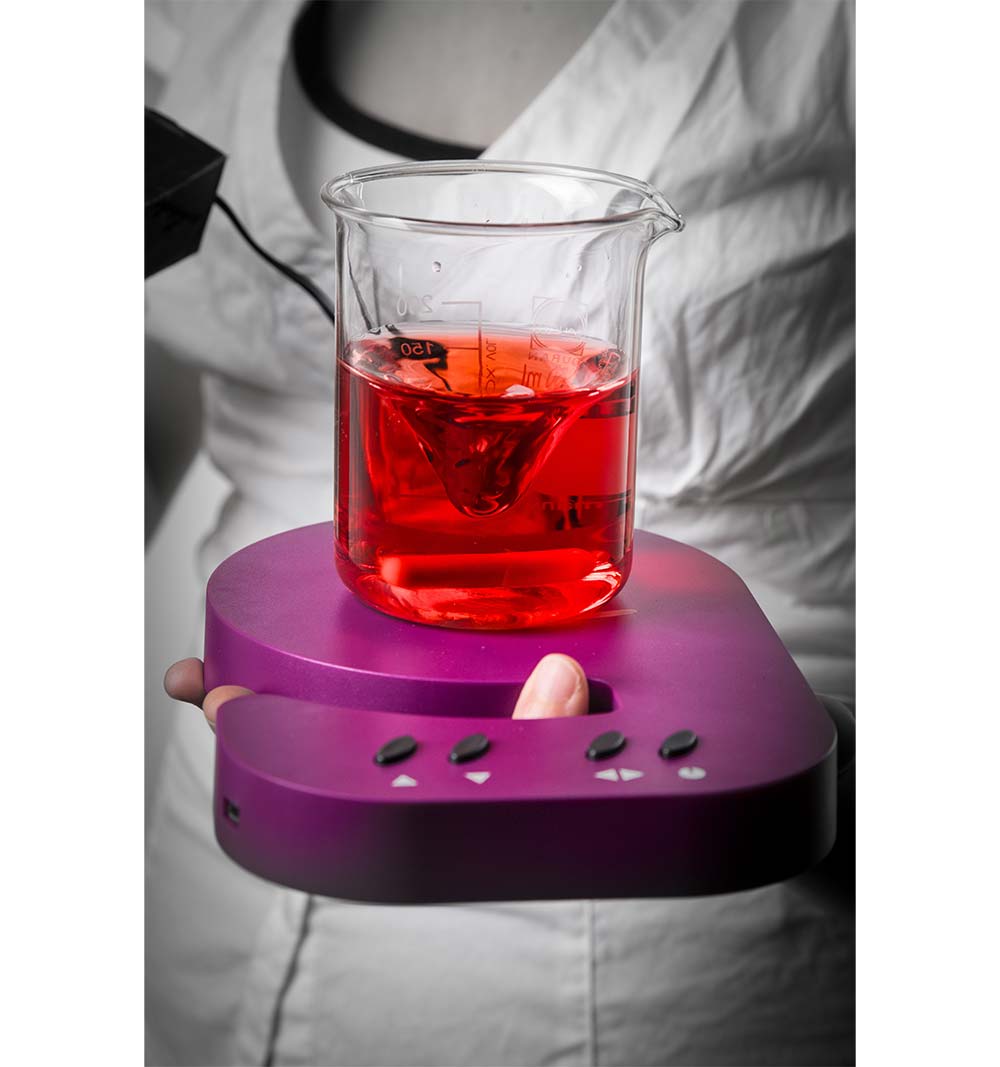 Be9 Mobile Magnetic Stirrer in use