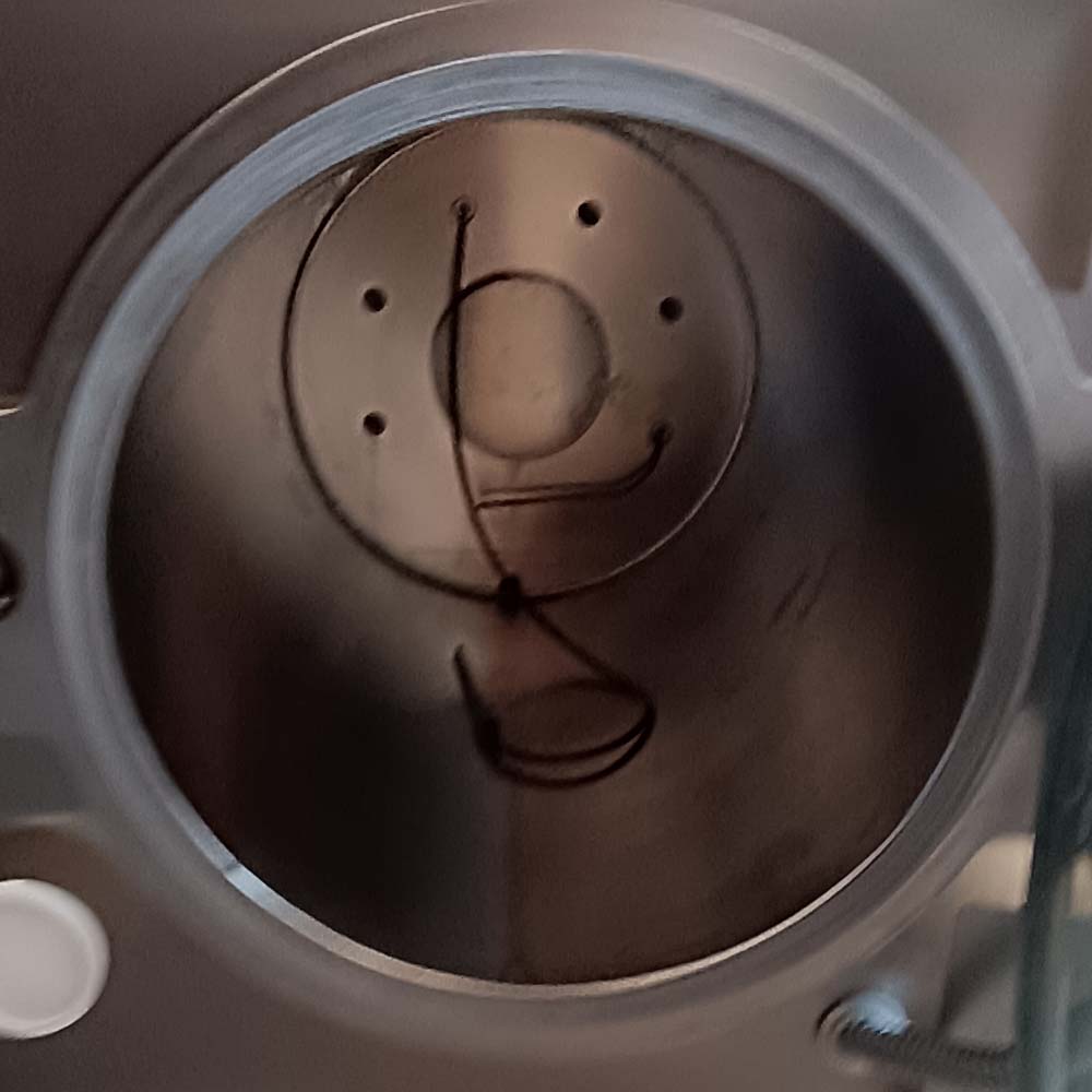 1N 230V~ (±10٪)، 50 هرتز، 16 أمبير، قابس حماية 16 أمبير